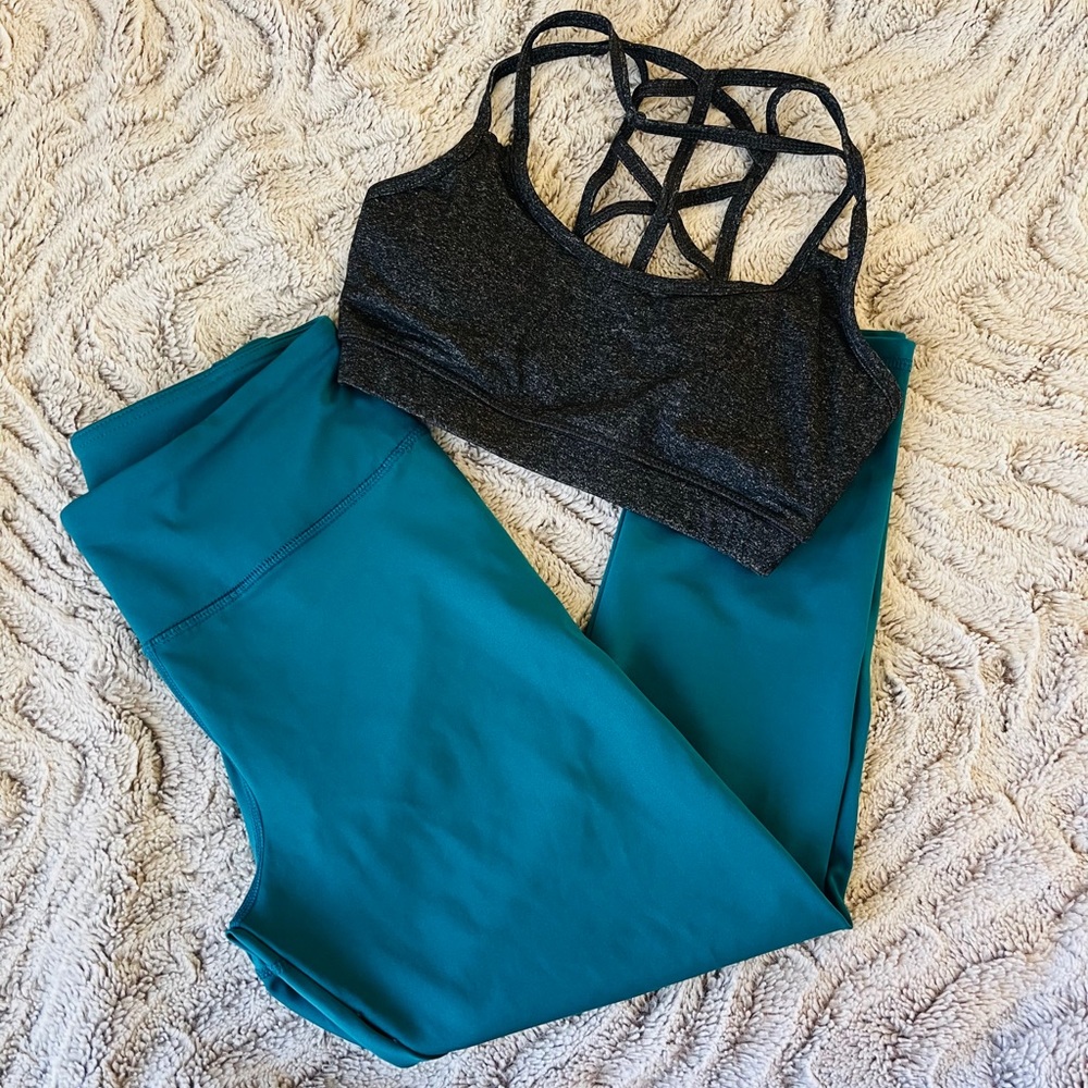 FOREVER 21 sports bra and cropped leggings